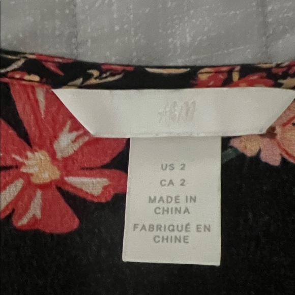 H&M Black Floral Dress open with button at front size 2 - Picture 10 of 16